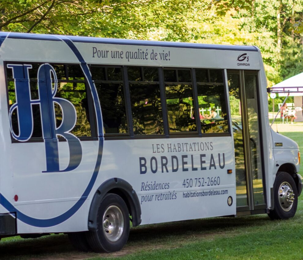 autobus scaled e1602602540179